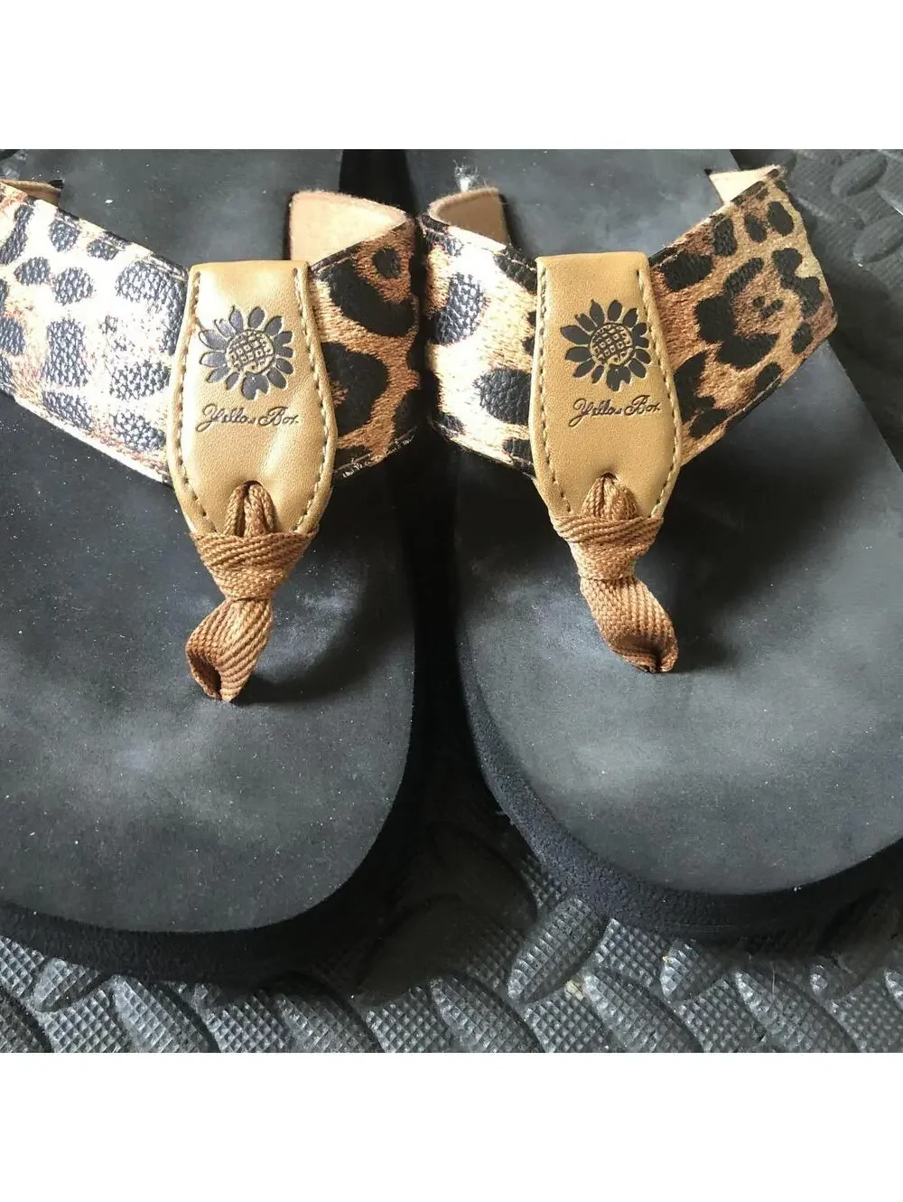 Yellow Box Leopard Print Thong Sandals Flip Flops Size 7 1/2 - Picture 4 of 9